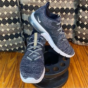 Nike Air Max Sequent 3 Sneakers 8 Black/White/Gray 908993-011